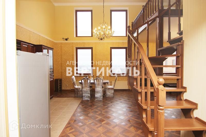 Сдаётся 4-комнатная квартира, 180 м²