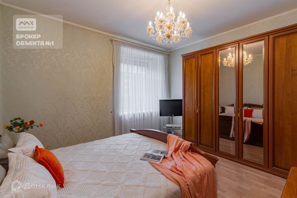 Продаётся 2-комнатная квартира, 103.5 м²