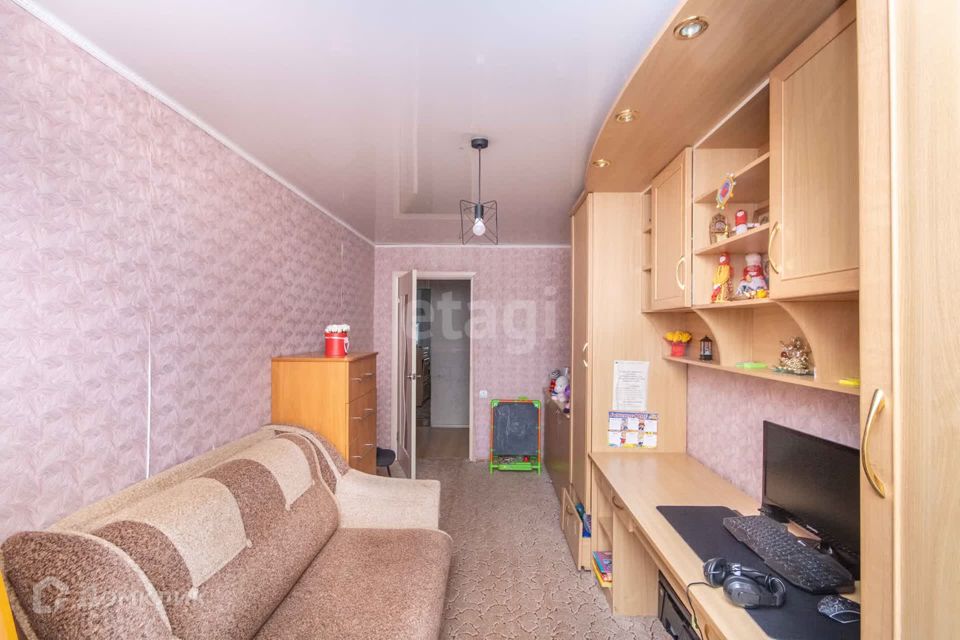 Продаётся 3-комнатная квартира, 56.6 м²