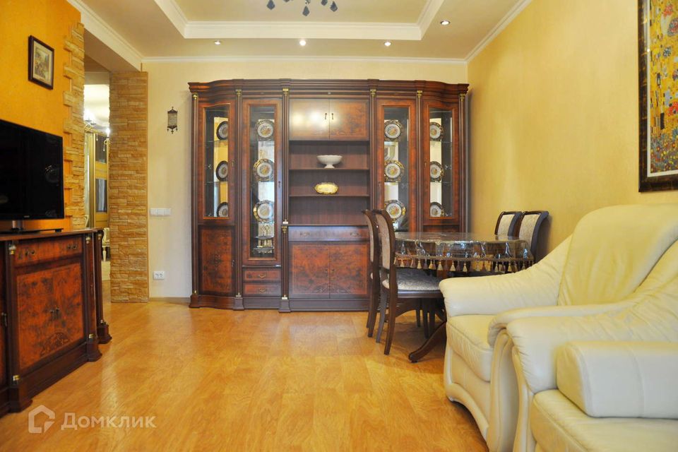 Сдаётся 2-комнатная квартира, 79.2 м²