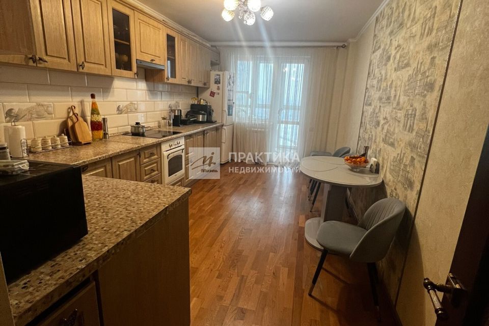 Продаётся 2-комнатная квартира, 74.5 м²
