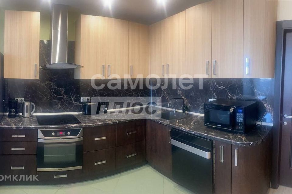 Продаётся 4-комнатная квартира, 106.4 м²