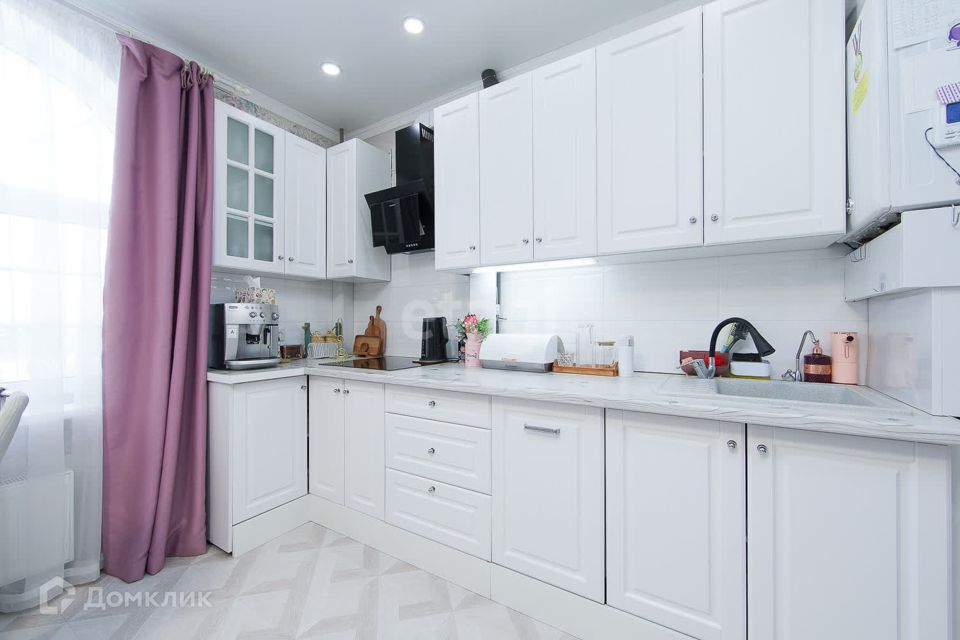 Продаётся 1-комнатная квартира, 65 м²
