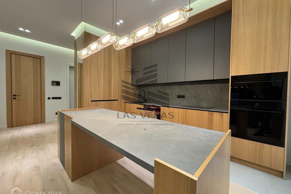 Сдаётся 2-комнатная квартира, 56 м²