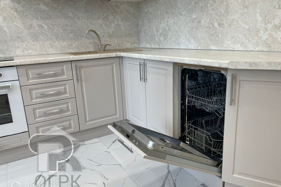 Продаётся 2-комнатная квартира, 65.2 м²