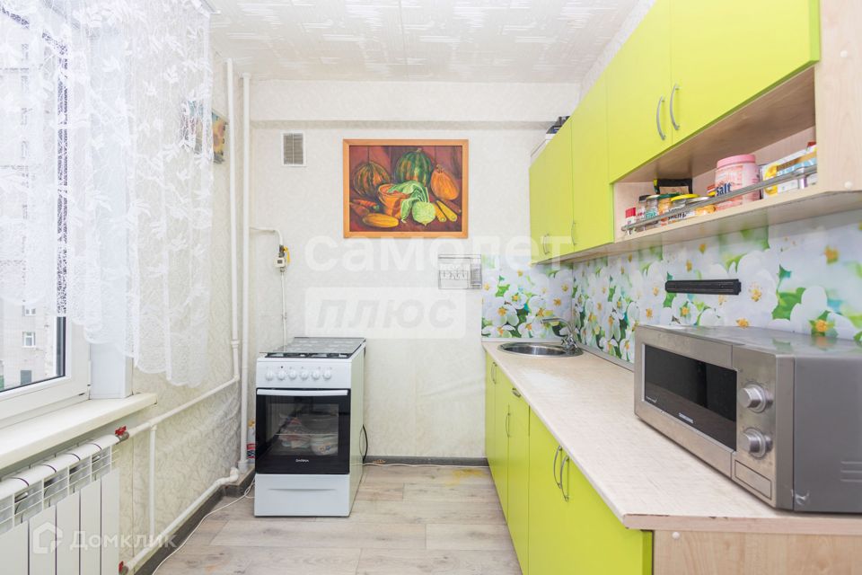 Продаётся 4-комнатная квартира, 69.6 м²