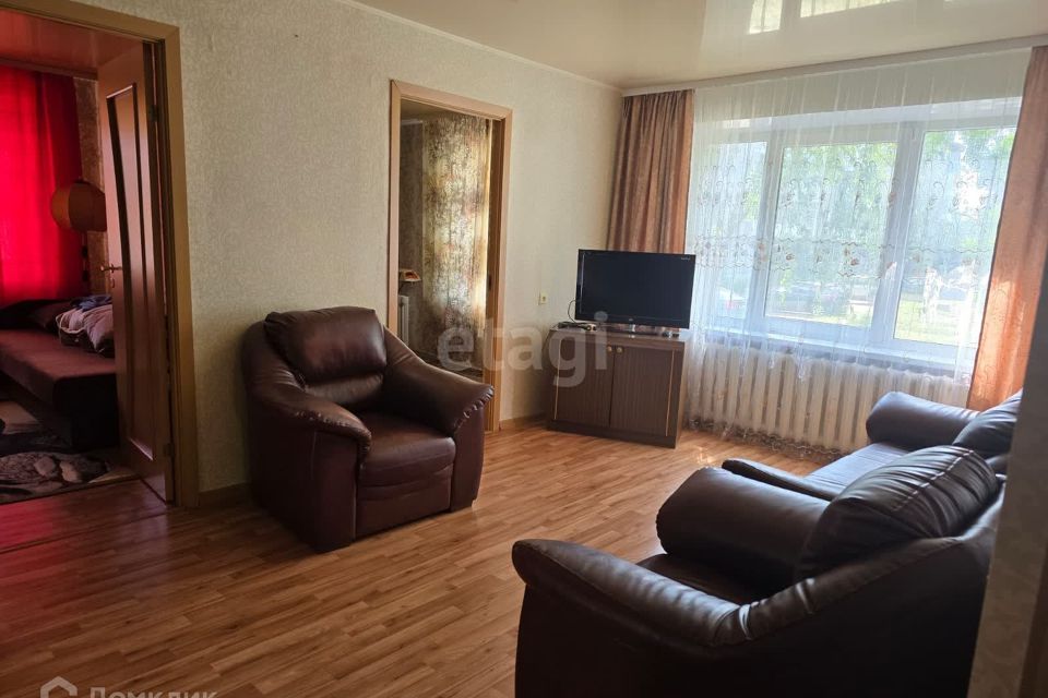 Продаётся 4-комнатная квартира, 62.1 м²