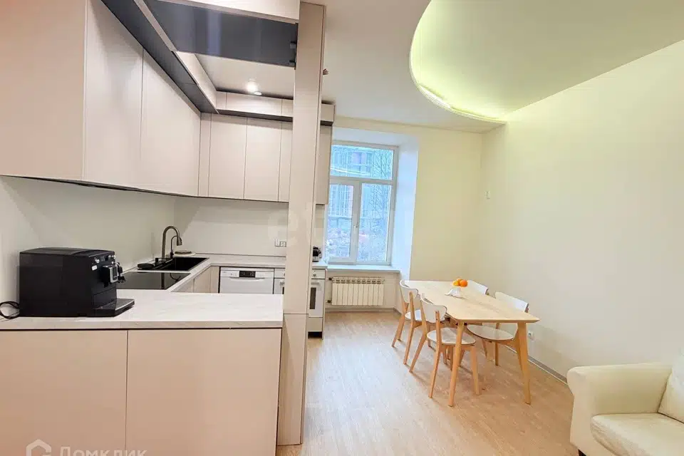Продаётся 3-комнатная квартира, 82.3 м²