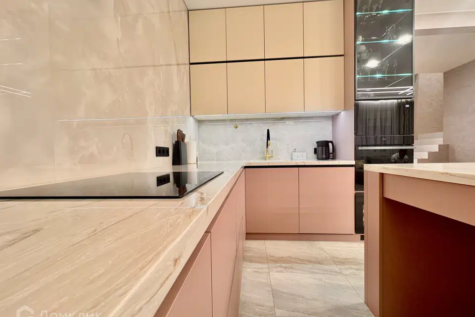 Продаётся 2-этажный дом, 500 м²