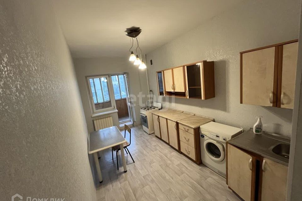 Продаётся 1-комнатная квартира, 42 м²