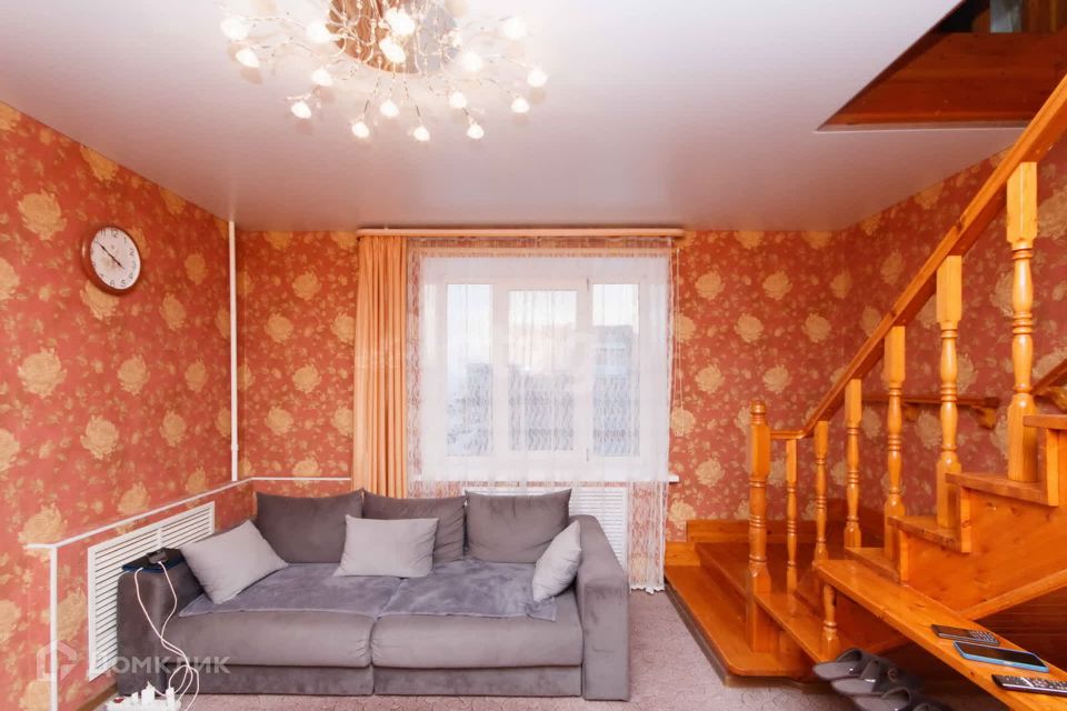 Продаётся 4-комнатная квартира, 188.8 м²