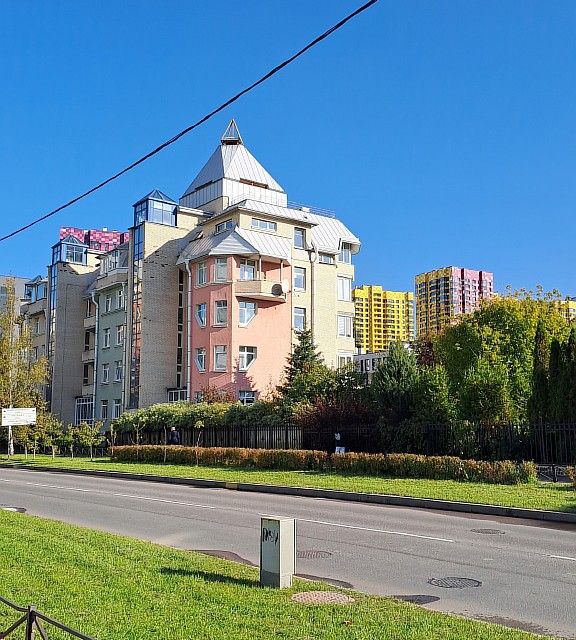 Продаётся 2-комнатная квартира, 76.4 м²