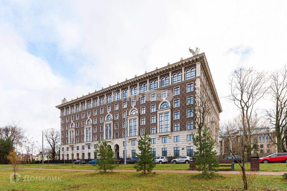 Сдаётся 2-комнатная квартира, 104.6 м²