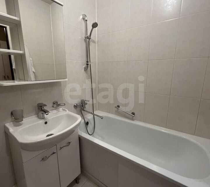 Продаётся 1-комнатная квартира, 39.8 м²