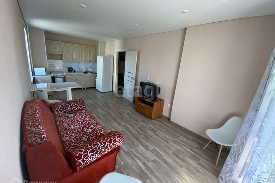 Сдаётся 1-комнатная квартира, 42 м²