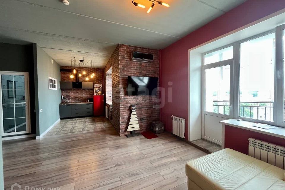 Продаётся 3-комнатная квартира, 105.4 м²