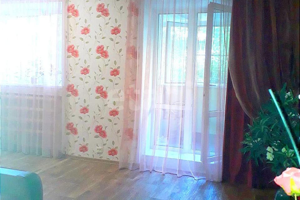 Продаётся комната в 2-комн. квартире, 54.3 м²