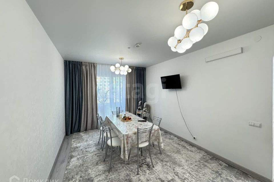 Продаётся 2-комнатная квартира, 65.3 м²