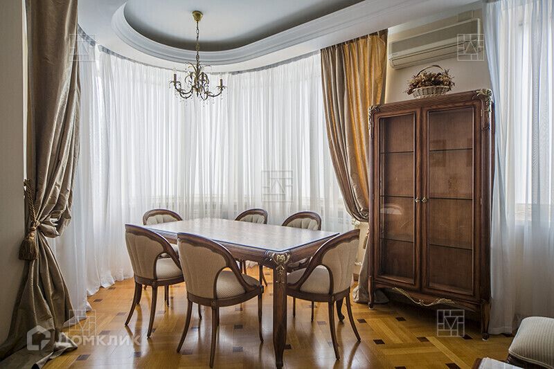 Сдаётся 4-комнатная квартира, 175 м²