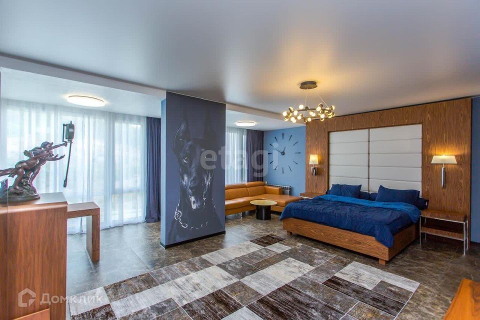 Продаётся 3-комнатная квартира, 129.9 м²