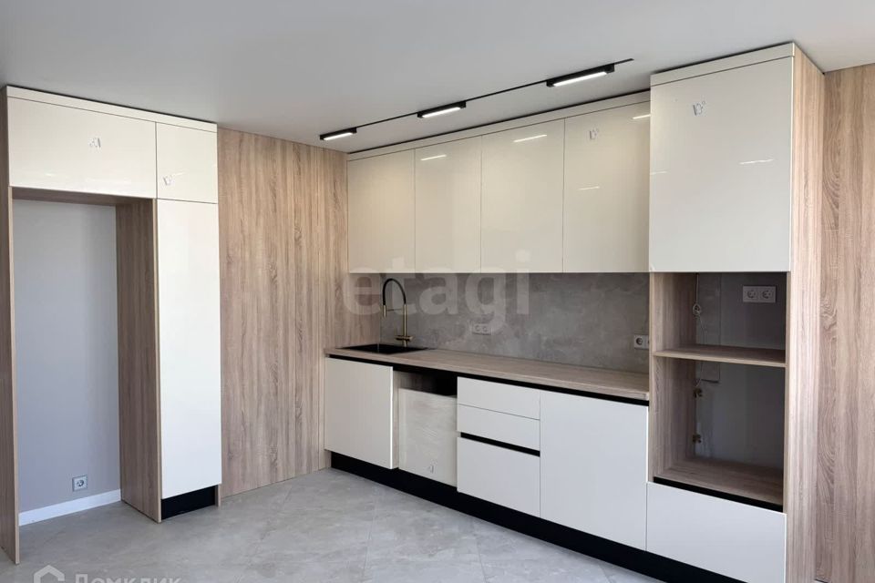Продаётся 3-комнатная квартира, 75.6 м²