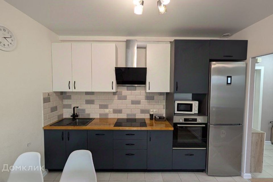 Сдаётся 2-комнатная квартира, 63 м²