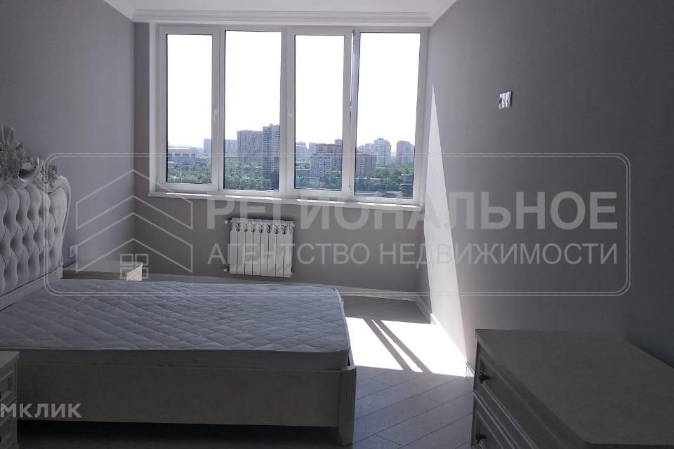 Сдаётся 1-комнатная квартира, 60 м²