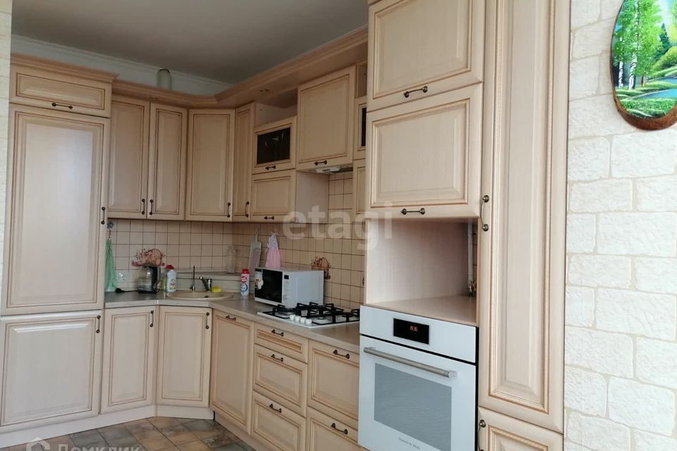 Продаётся 2-комнатная квартира, 55.6 м²