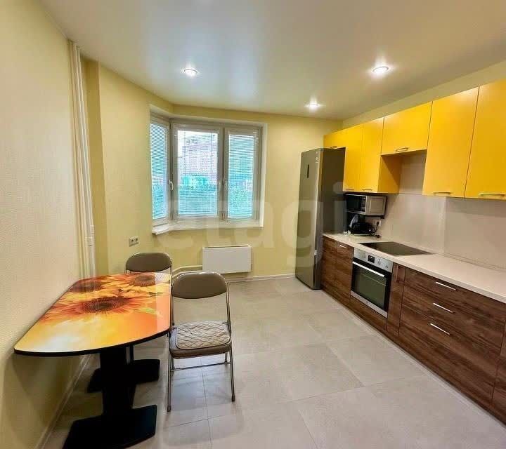 Продаётся 2-комнатная квартира, 72.2 м²
