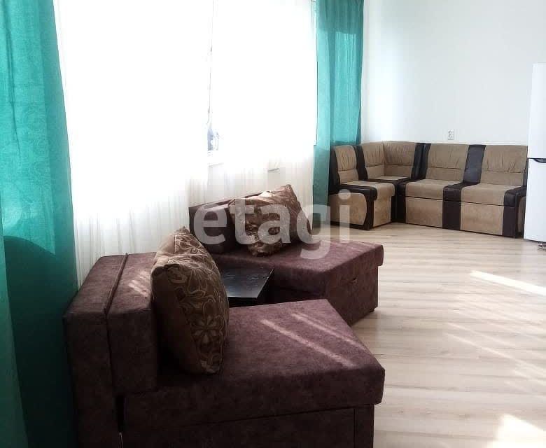 Продаётся 1-комнатная квартира, 64.3 м²