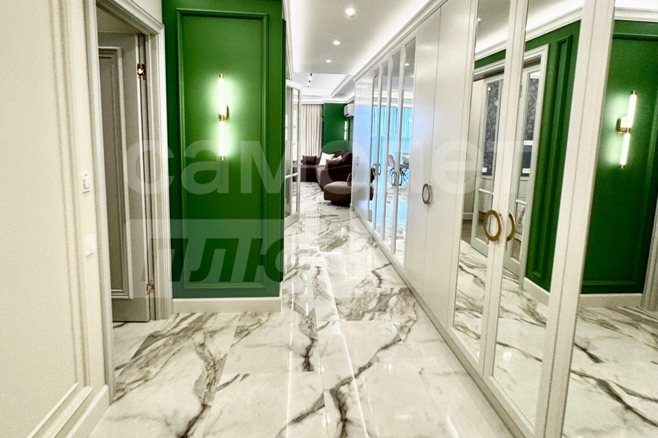 Продаётся 4-комнатная квартира, 134.5 м²