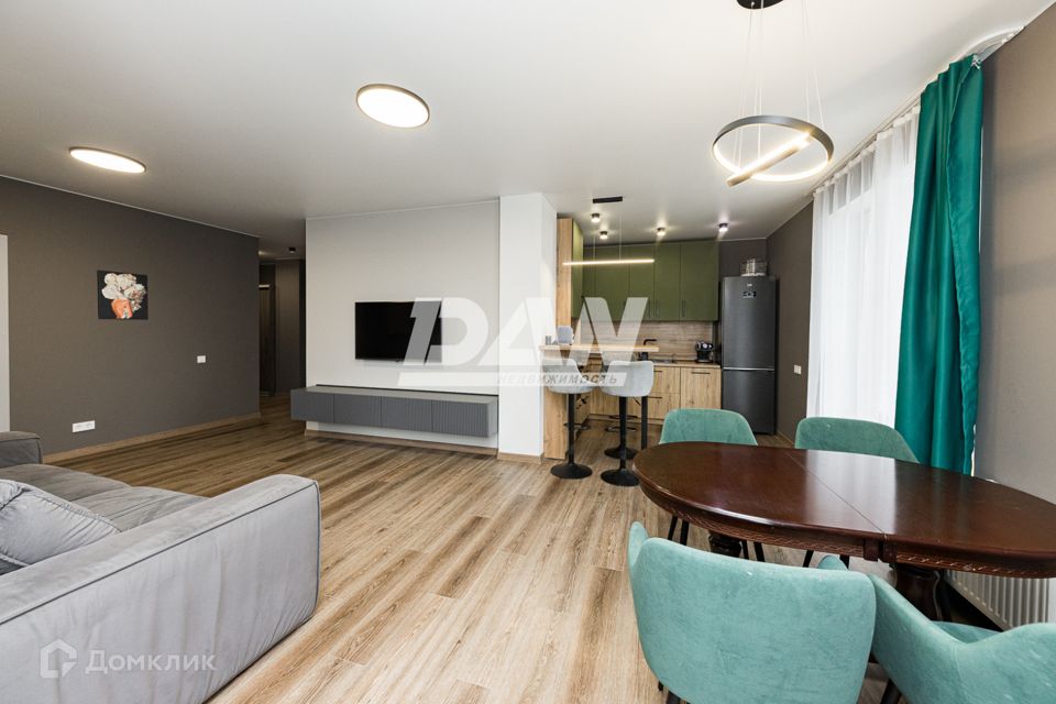 Продаётся 2-комнатная квартира, 90.6 м²