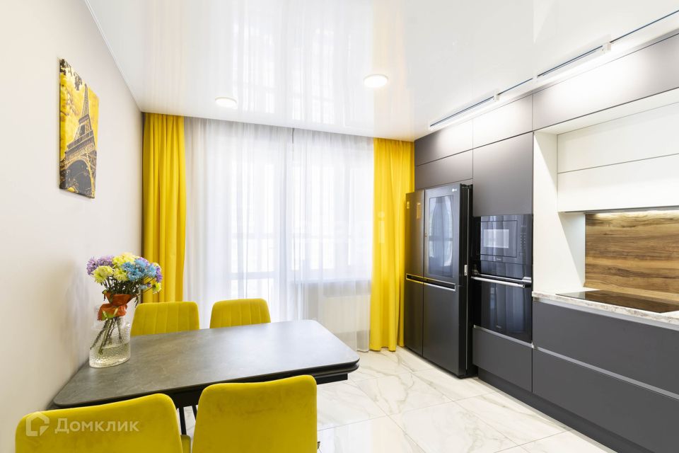 Продаётся 3-комнатная квартира, 90 м²