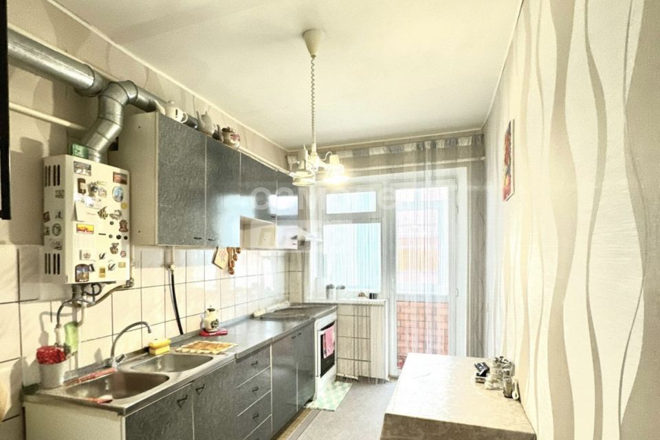 Продаётся 4-комнатная квартира, 68.8 м²