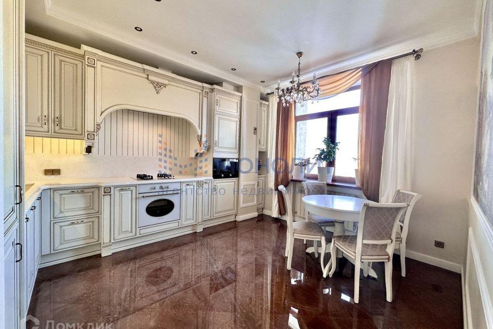 Продаётся 3-комнатная квартира, 117.3 м²