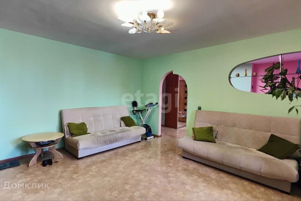 Продаётся 4-комнатная квартира, 117.7 м²