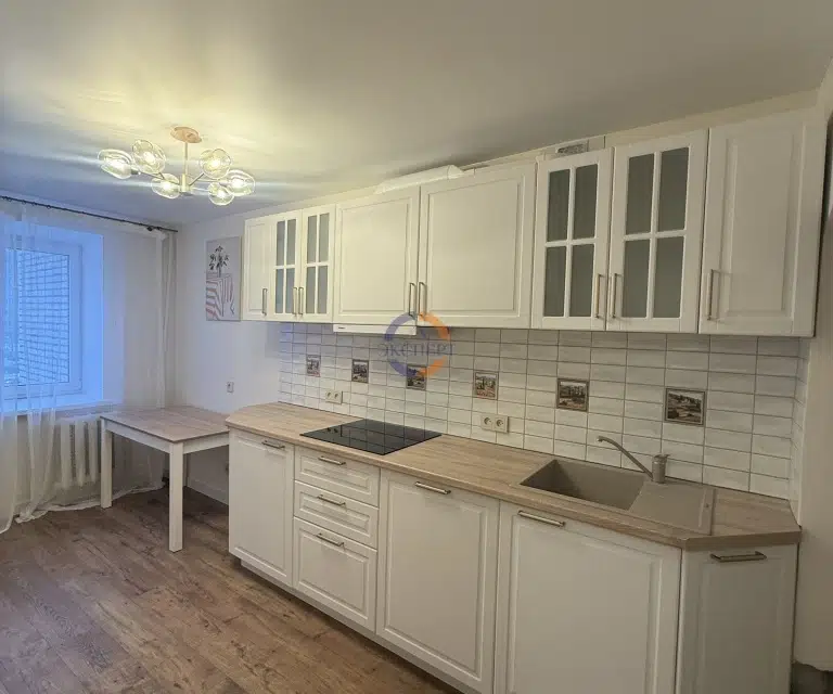 Продаётся 4-комнатная квартира, 70.6 м²
