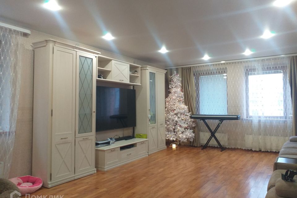 Продаётся 7-комнатная квартира, 192.7 м²