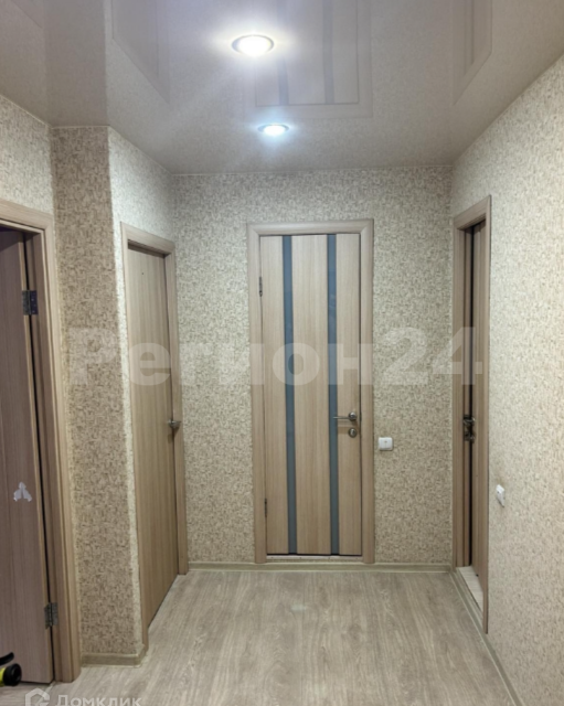 Продаётся 4-комнатная квартира, 74 м²