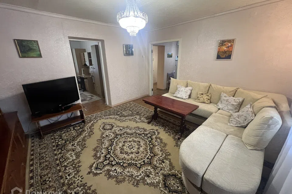 Продаётся 4-комнатная квартира, 87 м²