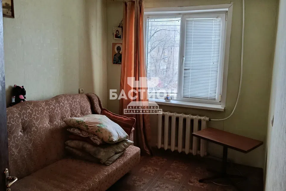 Продаётся 4-комнатная квартира, 69 м²