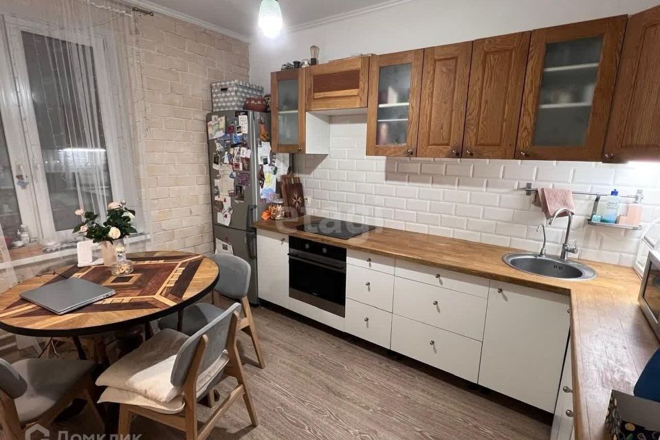 Продаётся 1-комнатная квартира, 40.2 м²