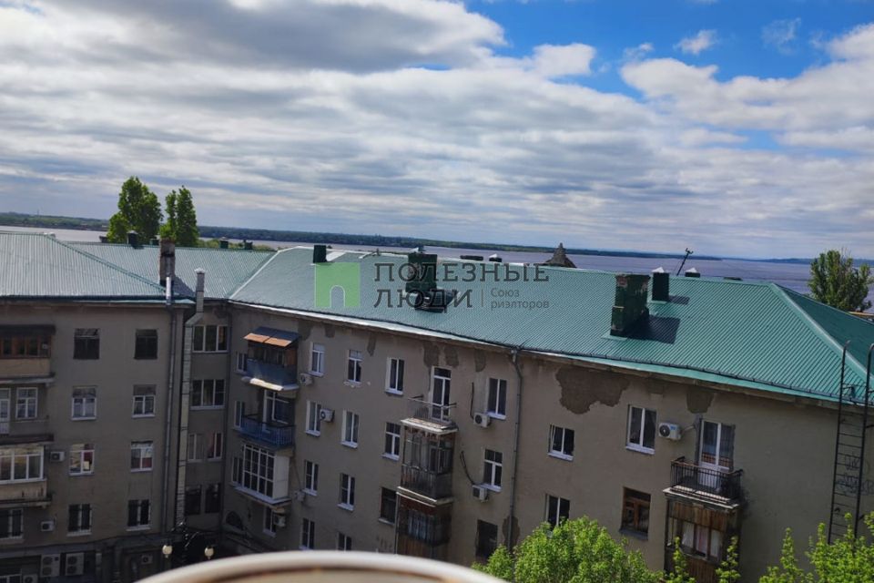 Продаётся 3-комнатная квартира, 121 м²