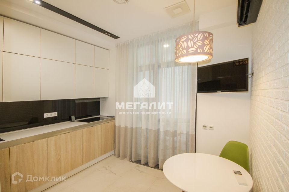 Продаётся 1-комнатная квартира, 55.8 м²
