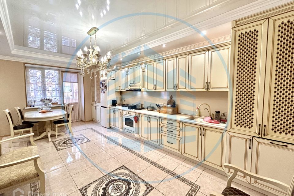 Продаётся 3-комнатная квартира, 109.2 м²