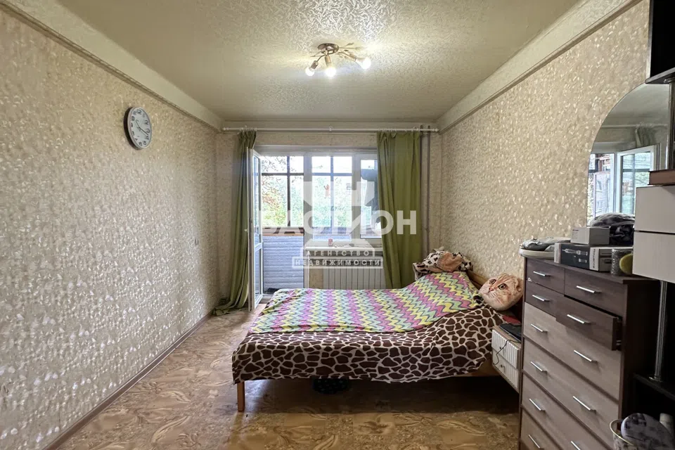 Продаётся 4-комнатная квартира, 66.6 м²