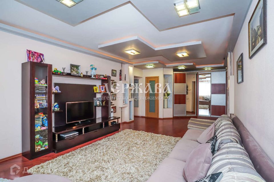 Продаётся 4-комнатная квартира, 107.5 м²