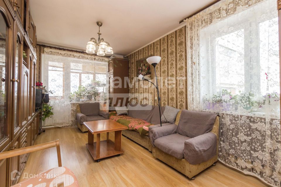 Продаётся 3-комнатная квартира, 57.6 м²