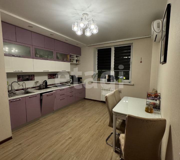 Продаётся 2-комнатная квартира, 64.2 м²