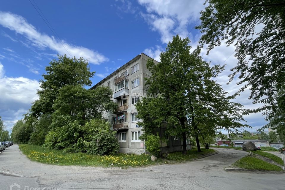 Продаётся 3-комнатная квартира, 49.7 м²